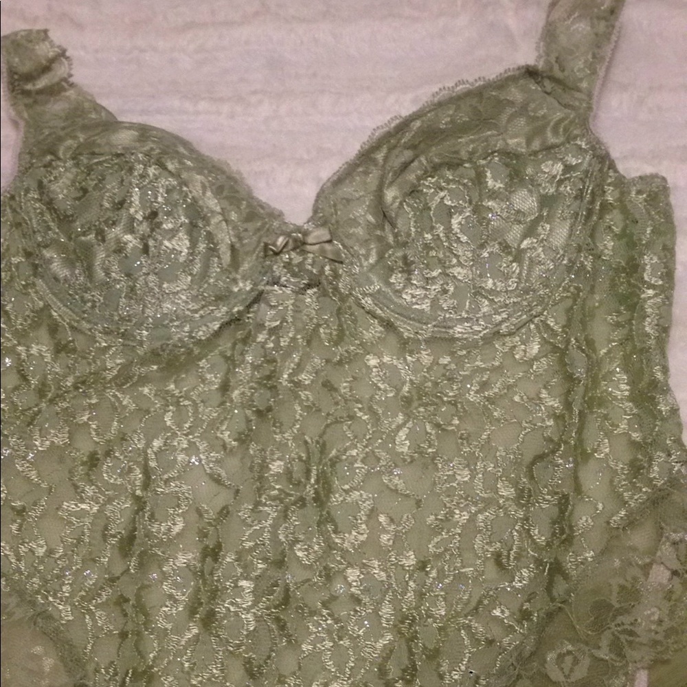 Lingerie - Picture 4 of 8